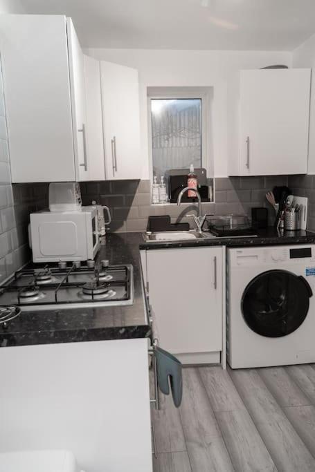 Home In Failsworth مانشستر المظهر الخارجي الصورة